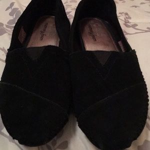 Slide on moccasin inspired bobs